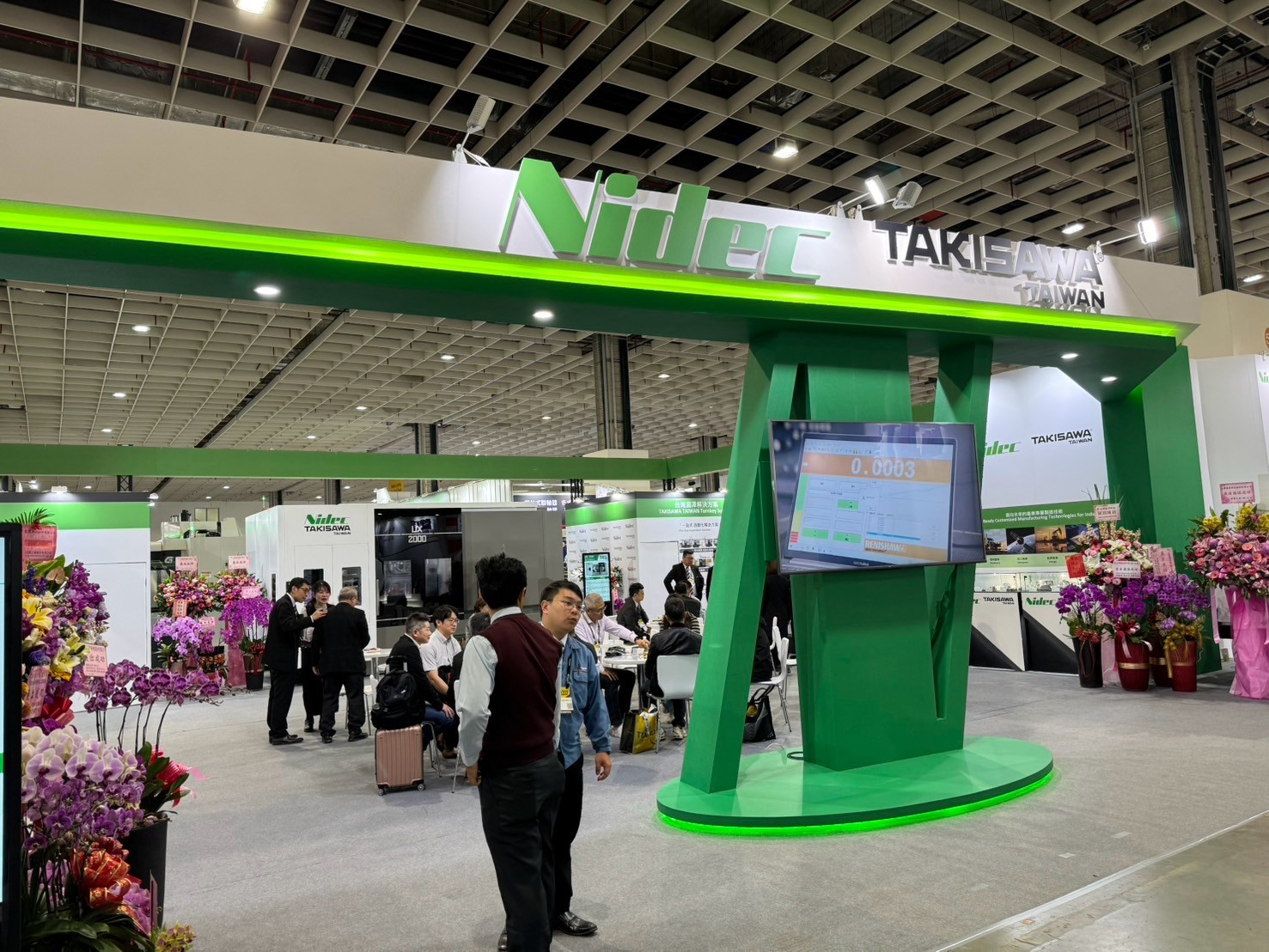 台 灣 瀧 澤 科 技 併 入 日 本   N i d e c   集 團 效 益 逐 漸 顯 現 ， 產 品 也 已 成 功 切 入 半 導 體 設 備 、 電 動 車 ， 訂 單 能 見 度 近 半 年 