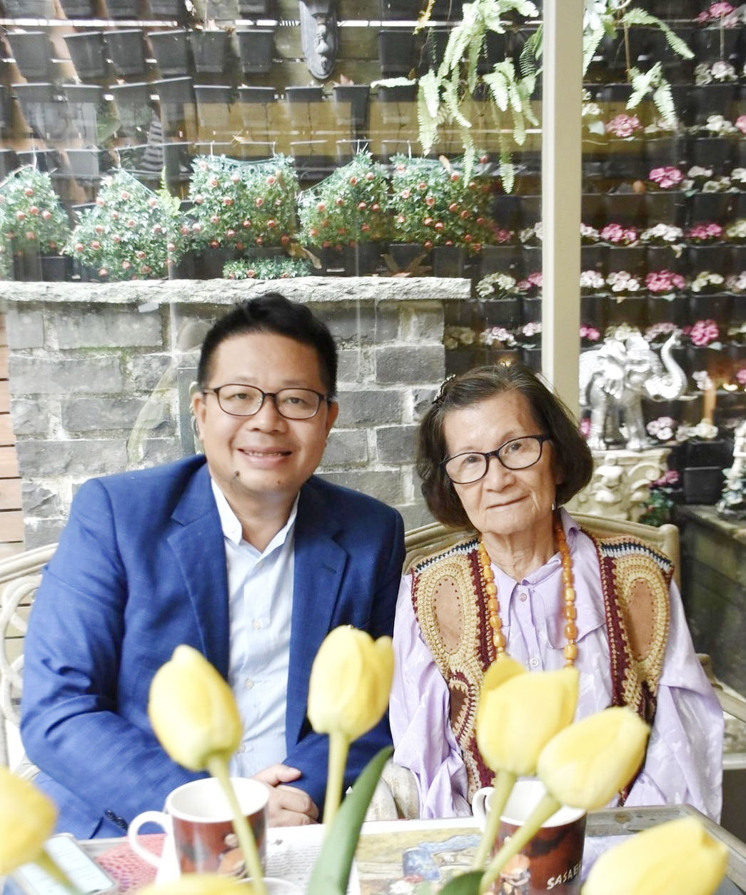 很 開 心 邀 請 到 遊 歷 過 八 十 多 個 國 家 的 立 犀 內 子 太 太 ( 右 ) 到 楊 三 郎 美 術 館 參 觀 及 分 享 她 的 人 生 故 事 ！ 傾 聽 與 陪 伴 是 我 們 可 以 持 續 學 習 的 功 課 ！ 